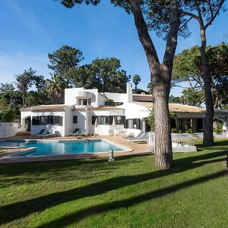 Villa Thrilling Walden 4 Bedrooms Stunning Golfe Course Views Spacious Furnished Sun Terrace Private Outdoor Pool Bbq, Almancil