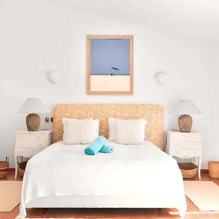 Thrilling Walden 4 Bedrooms Stunning Golfe Course Views Spacious Furnished Sun Terrace Private Outdoor Pool Bbq, 别墅 阿尔曼萨