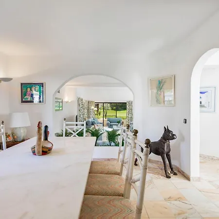 别墅 Thrilling Walden 4 Bedrooms Stunning Golfe Course Views Spacious Furnished Sun Terrace Private Outdoor Pool Bbq, 阿尔曼萨