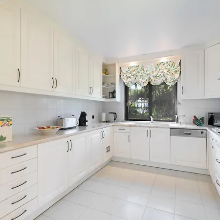 Thrilling Walden 4 Bedrooms Stunning Golfe Course Views Spacious Furnished Sun Terrace Private Outdoor Pool Bbq, Villa